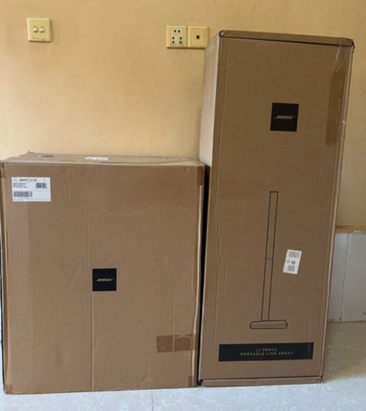 Bose L1 Pro32 Portable Line Array System with Sub2 Powered Bass Module Carousel 3