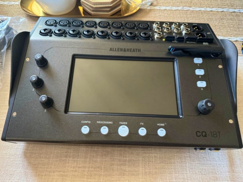 Allen & Heath CQ18t mixer - MINT CONDITION Carousel 3