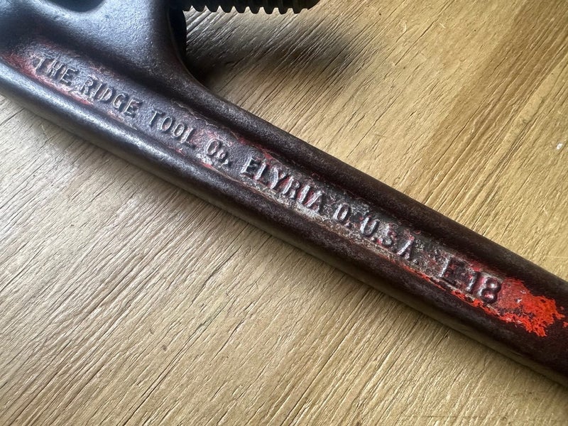 Ridgid pipe wrench/Stillson USA Carousel 2