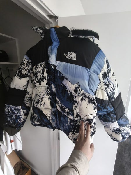 Supreme x The North Face Mountain Baltoro Down Jacket Carousel 1