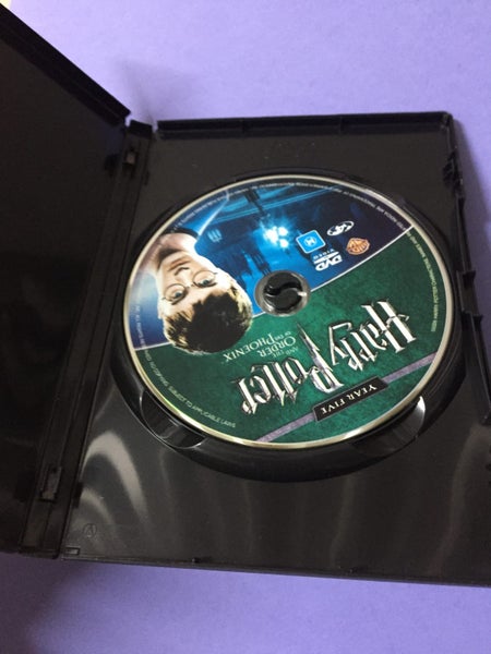 Harry Potter and the Order of the Phoenix (One Disc Edition) Carousel 3