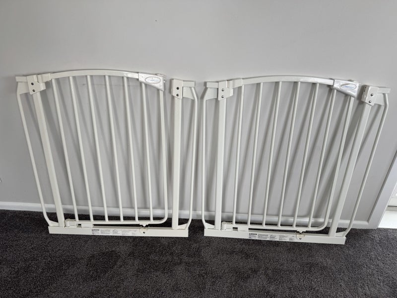 Dreambaby - Chelsea Auto-Close Security Gate x2 Carousel 1