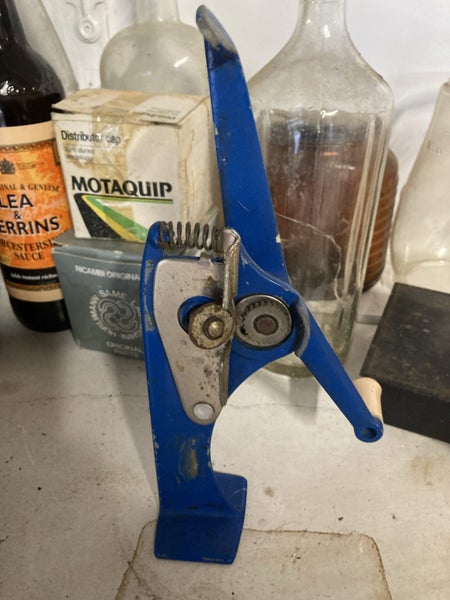 Vintage can opener Carousel 1