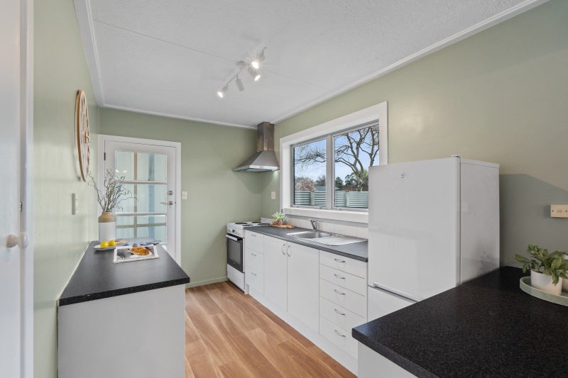 Tidy two bedroom Unit in a sought-after location!63962184732803112