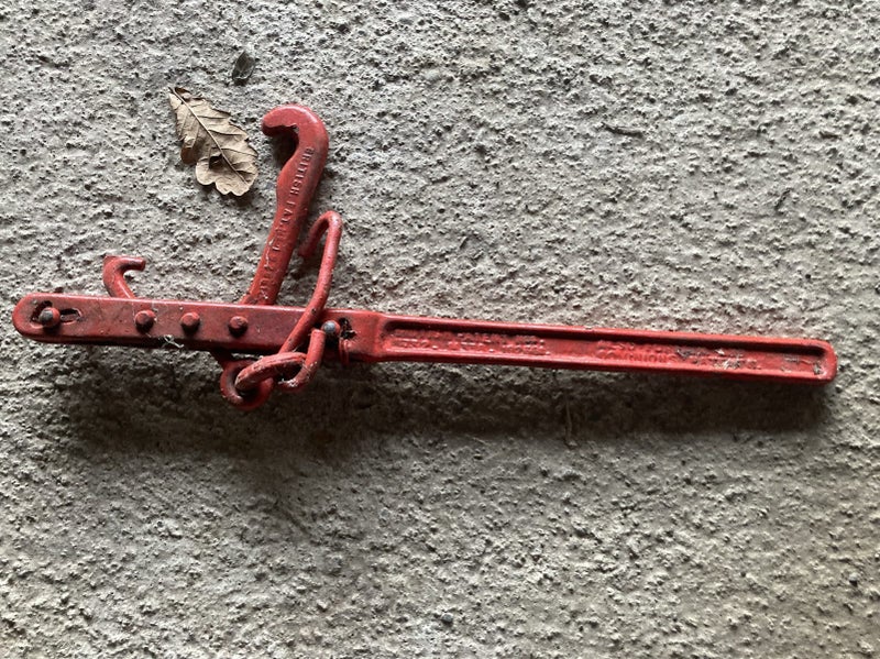 Antique chain binder tool Carousel 1