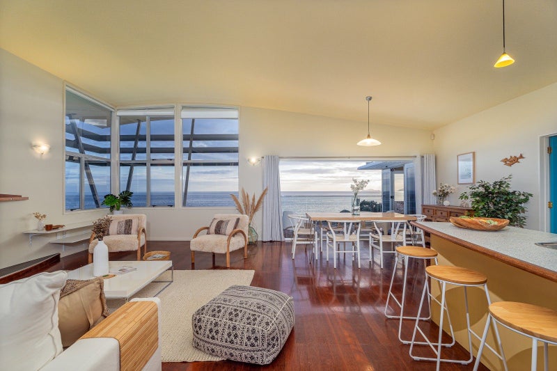 Rare Tairua beachfront - ready for summer64215965254147114