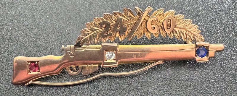 Superb NZ WW1 9ct Gold Researched Sweetheart Badge - KIA 15/9/1916 Carousel 1