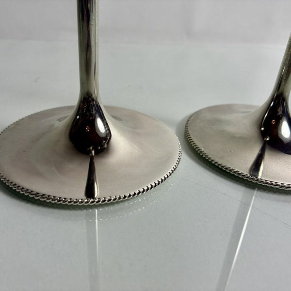 Vera Wang for Wedgwood “Love Knots” Silver-Plated Candle Holders – Pair Carousel 10