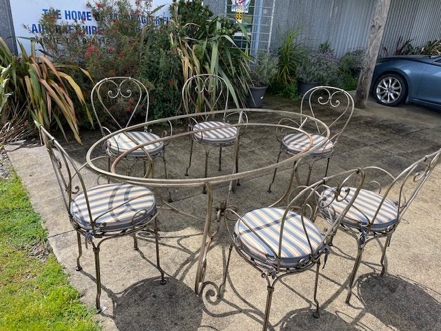 Wrought Iron Table & Chairs63962591806977110