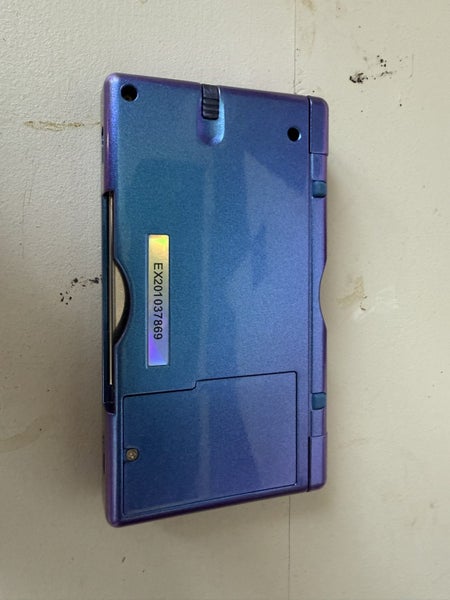 Nintendo DS Lite – Custom Chameleon Blue/Purple Re-Shell Carousel 5