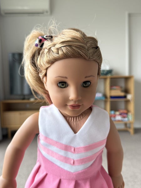 American Girl doll Lea & bed & clothes & accessories Carousel 1