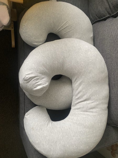 2x nursing pillows Carousel 1