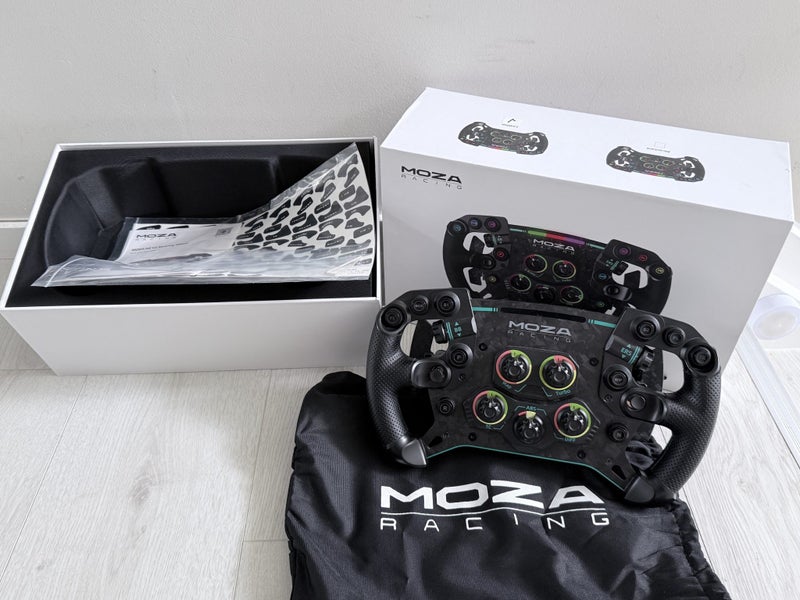 MOZA GS V2 Steering Wheel – Excellent Condition Carousel 1
