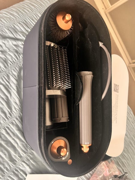 Dyson Airwrap Carousel 1