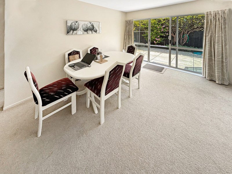 St. Albans, 3 bedrooms63963983608962112