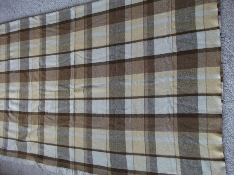 Vintage / retro Dromorne Linen Company superfine wool blanket (190x240cm) Carousel 1