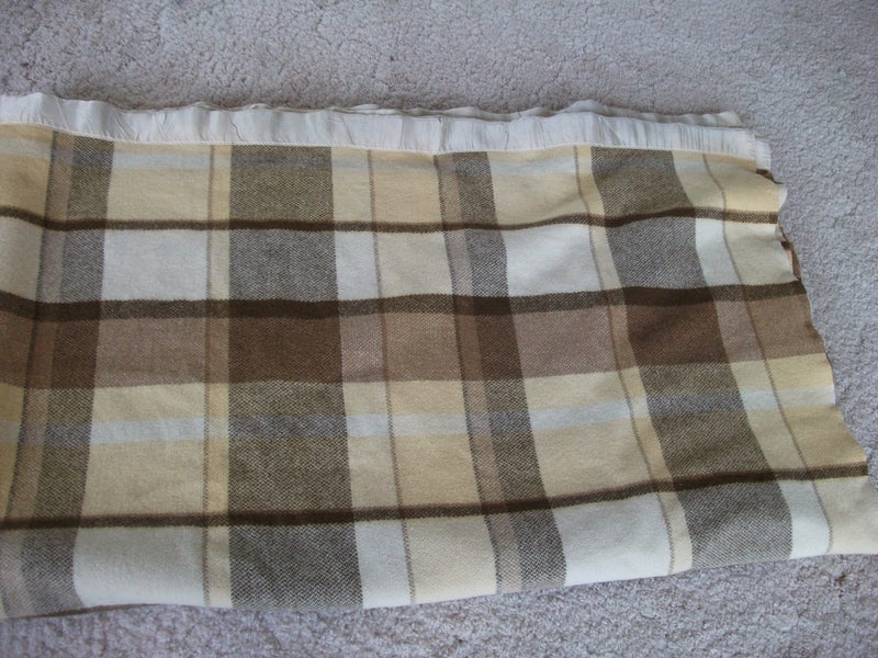 Vintage / retro Dromorne Linen Company superfine wool blanket (190x240cm) Carousel 2