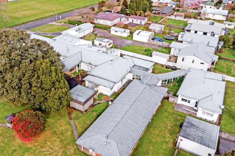 Image 2 of 40