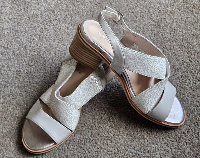 BRESLEY STACKED LOW HEEL CROSSOVER SANDAL - DANA size 37 Carousel 1