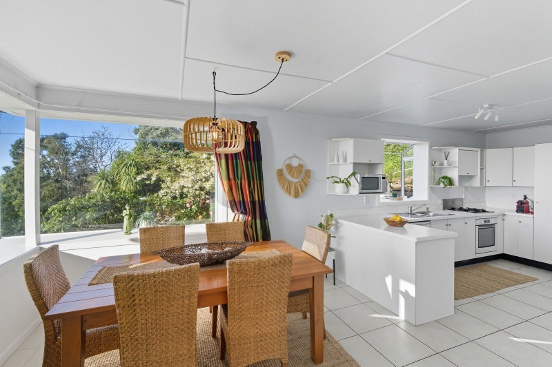 Stunning views, main access off Fenton Crescent64042159640450114