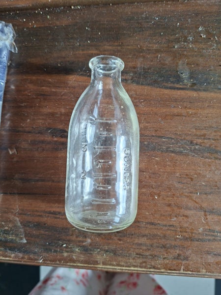 Vintage PYREX Glass Baby feeder 4 ounces Carousel 2