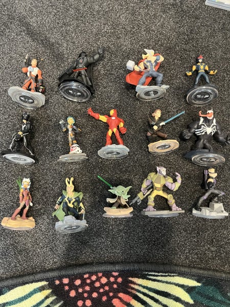 Disney Infinity characters and Disney infinity base Carousel 1