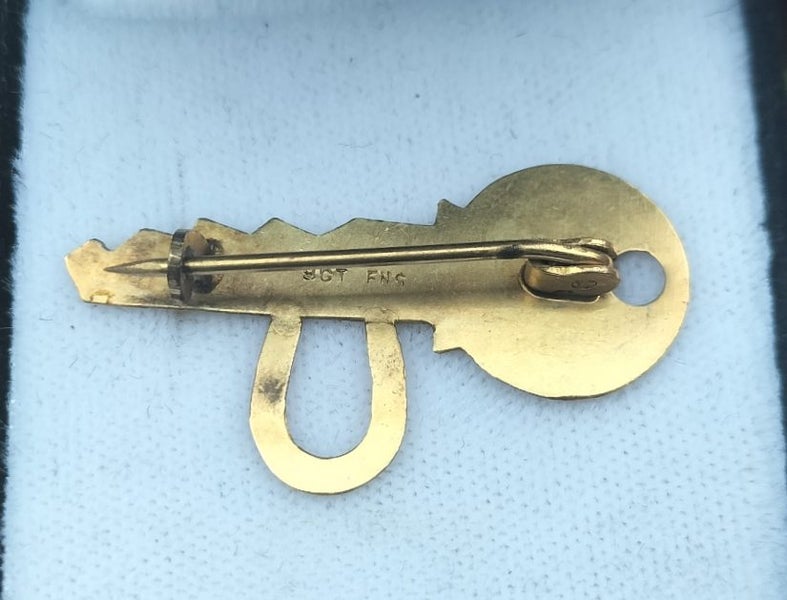 Antique NZ 9ct Gold Key Brooch - F.N.Stratton Carousel 2