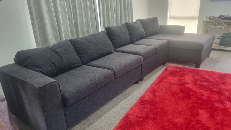 Large lounge suite with fold out bed and chaise lounge63966131909377111