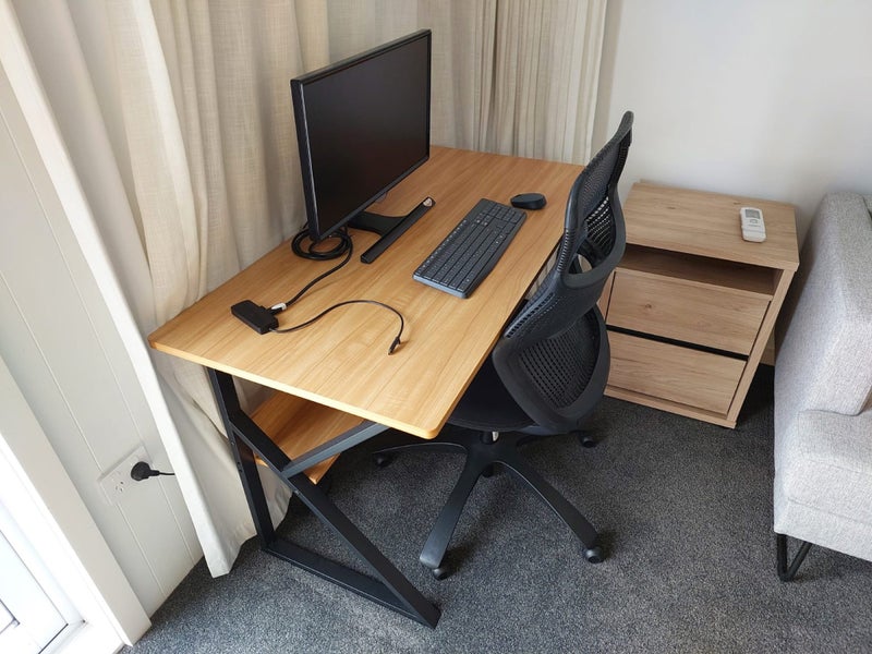 Desk and chair Carousel 2