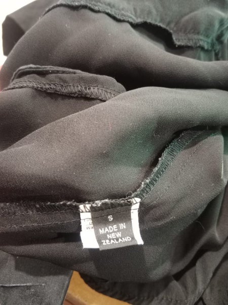 MADAME HAWKE Silk Skirt, Sz S/10-12 Carousel 12