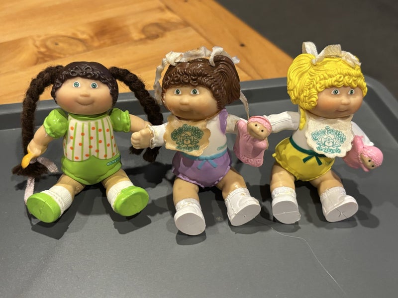 Vintage Cabbage patch miniature dolls moveable arms Carousel 1
