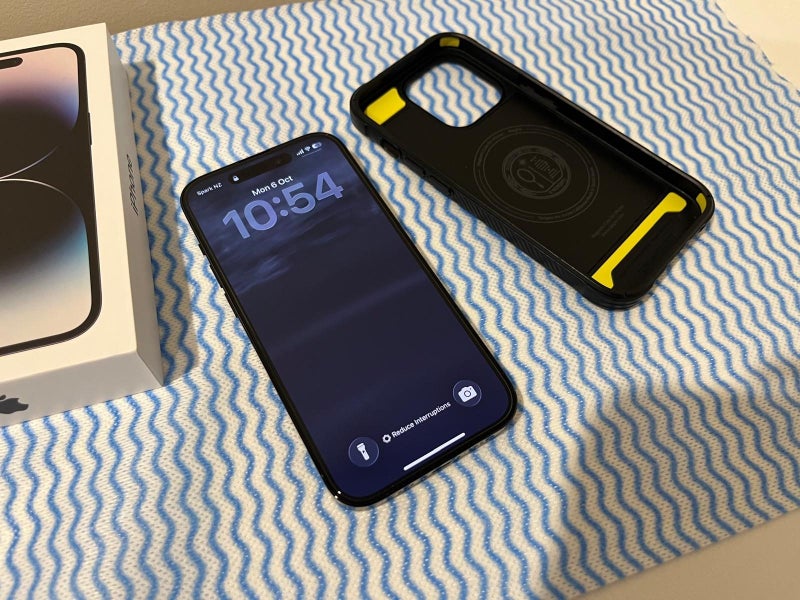 Apple iPhone 14 Pro 128GB Space Black A2890 Comes with Box64452880759555111