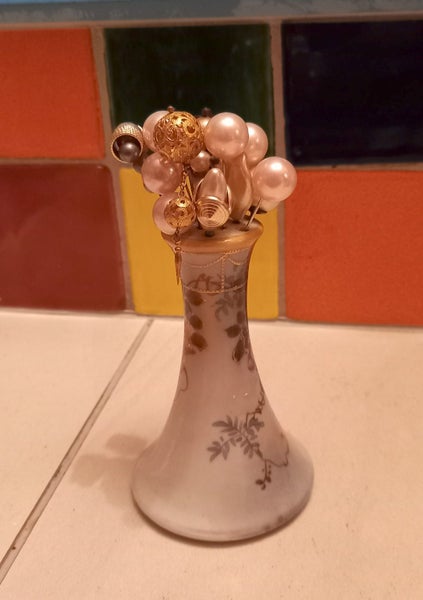 Vintage Hat Pins in Porcelain China Stand. Carousel 2
