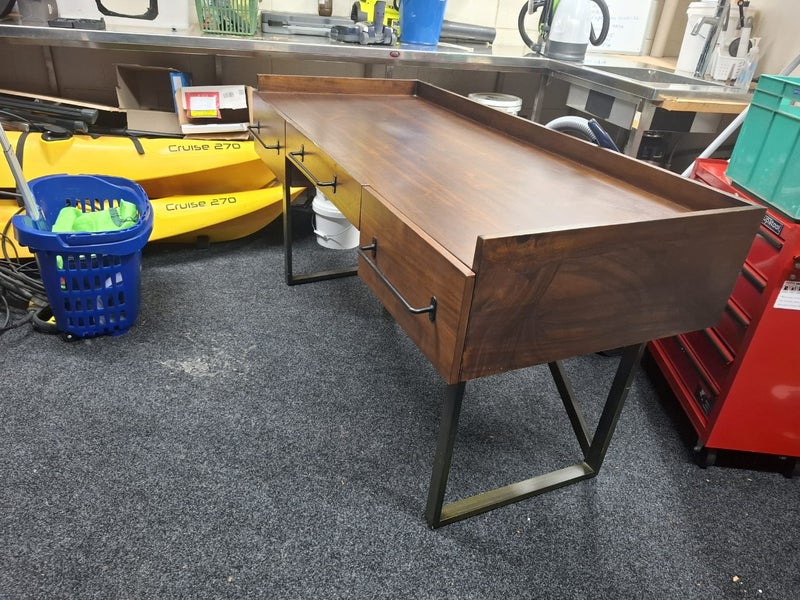 Study desk Carousel 1
