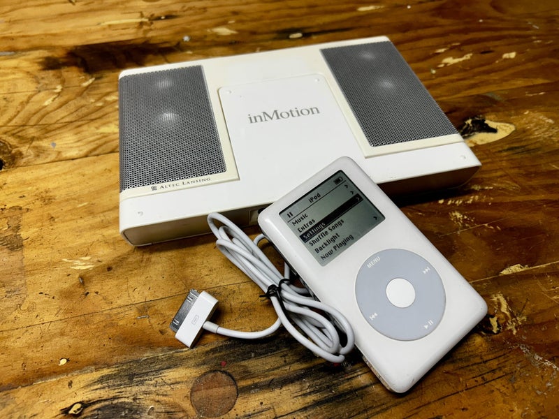 iPod classic 4th Gen (flash mod) + Dock Carousel 1