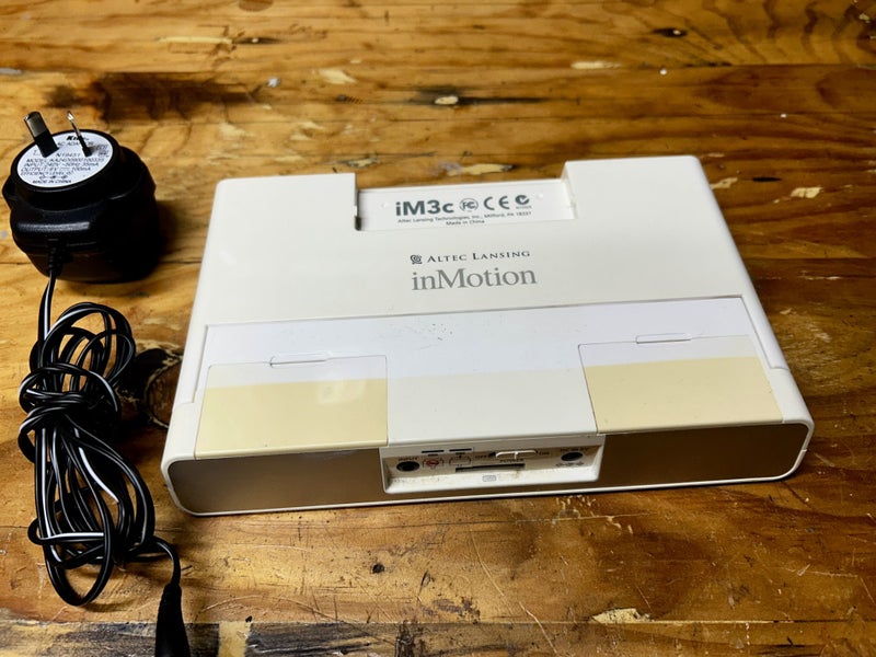 iPod classic 4th Gen (flash mod) + Dock Carousel 9