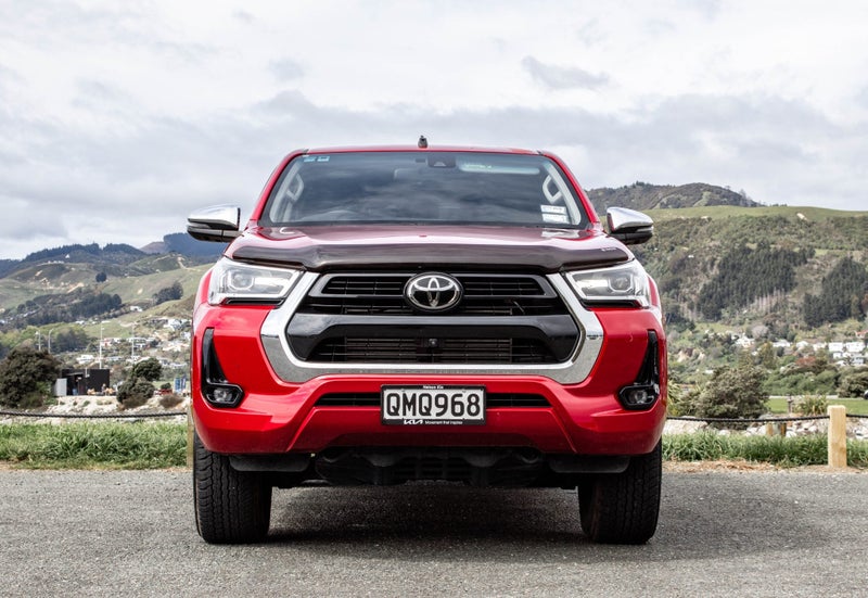 2024 Toyota Hilux SR5 TD DC 2.8DT/4WD63972381873282111