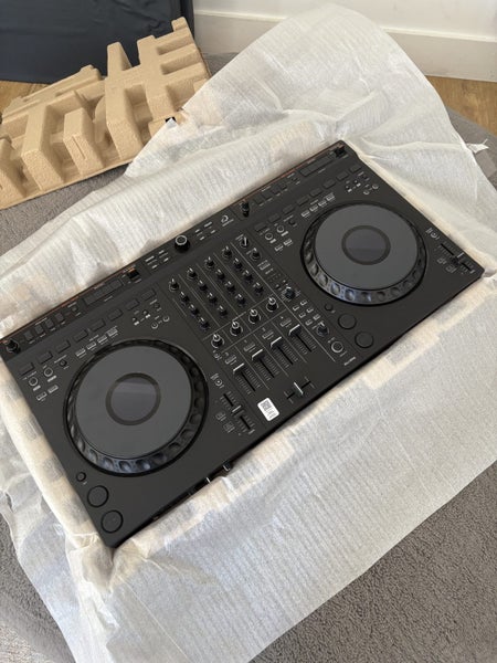 Pioneer / AlphaTheta DDJ GRV6 (As New) Carousel 2