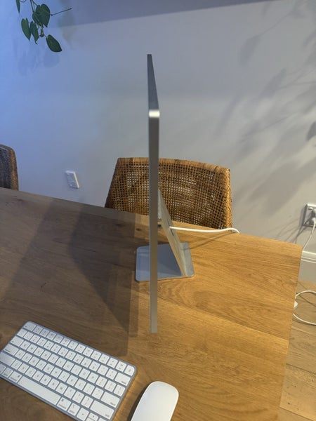 IMAC 24inch M1 2021 (excellent condition) Carousel 5