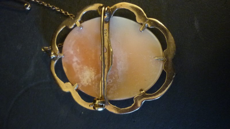 LARGE ANTIQUE CAMEO BROOCH/PENDANT IN 9CT GOLD Carousel 3