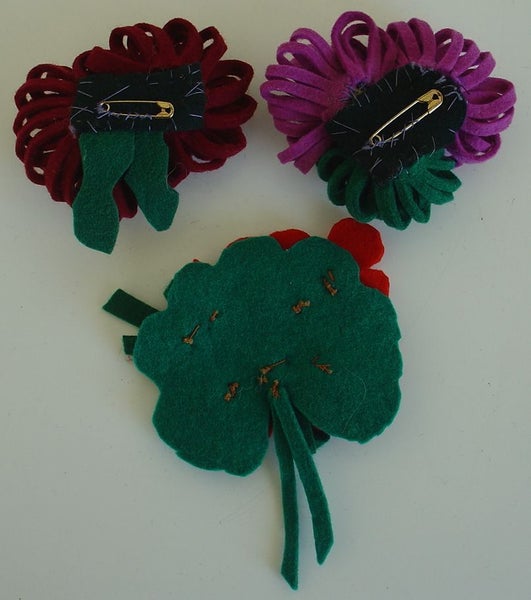 Vintage Craft Felt Work Mitten and Brooches Carousel 2