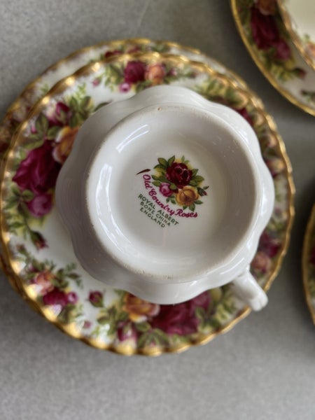 Old Country Roses Tea set Carousel 5