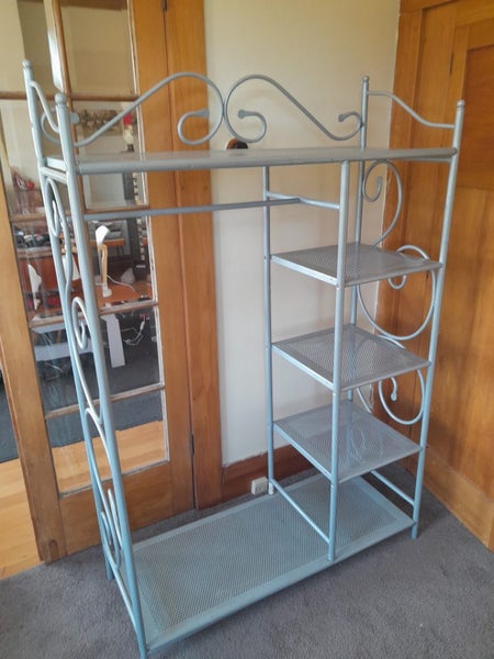 Clothing Rack Carousel 1