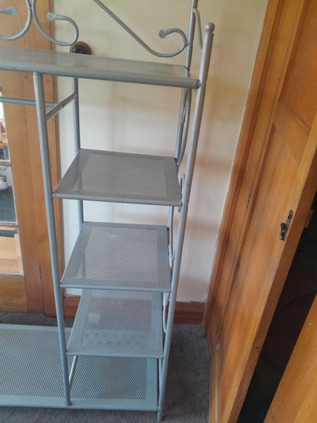 Clothing Rack Carousel 2