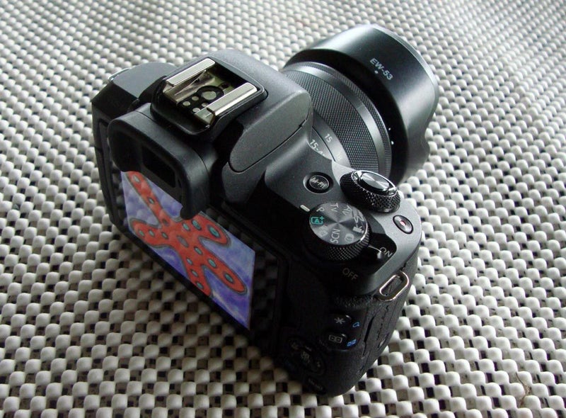 CANON Mirrorless Camera = Ideal For Student Or Travel64247975486338113