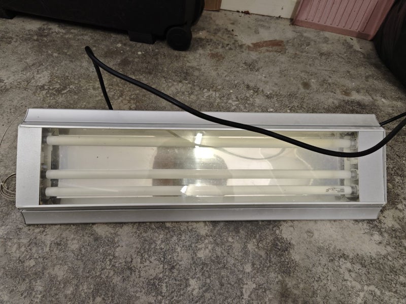 Ceiling hanging Aquarium light (20 X 62cm) Carousel 1