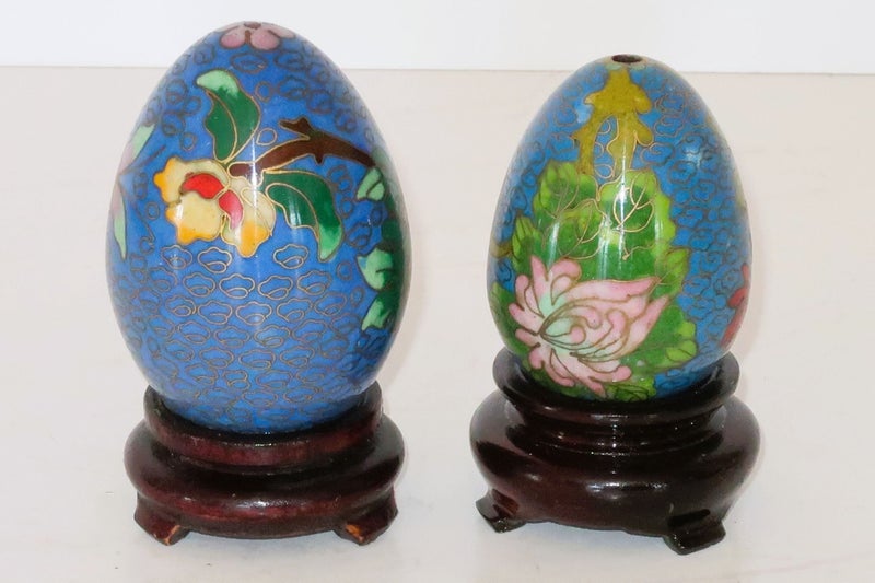***BEAUTIFUL CLOISONNE EGGS ON STANDS*** Carousel 1