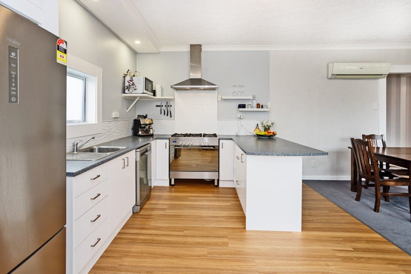 Bright modern and ready to live In63975783223425111