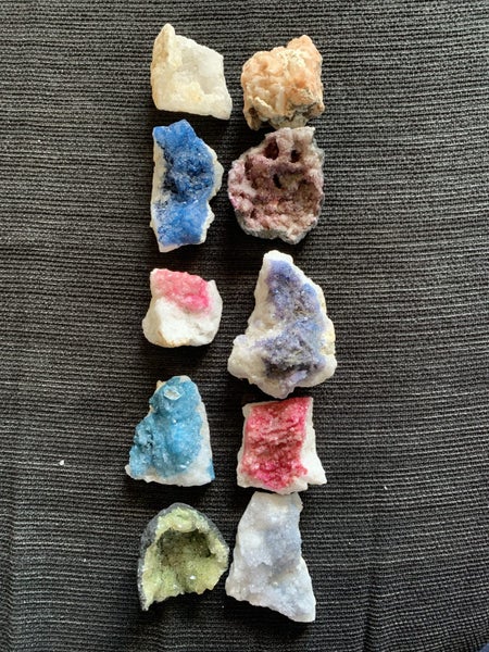 Colourful Quartz Geode Collection Carousel 1