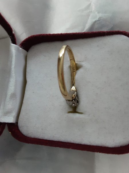 Engagement Ring. Carousel 4